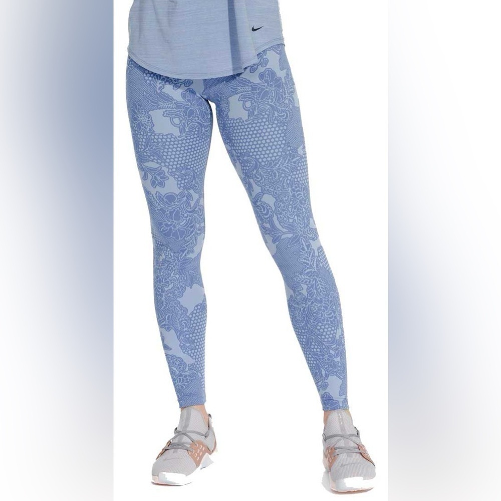 Nike Sculpt Victory High Rise Leggings